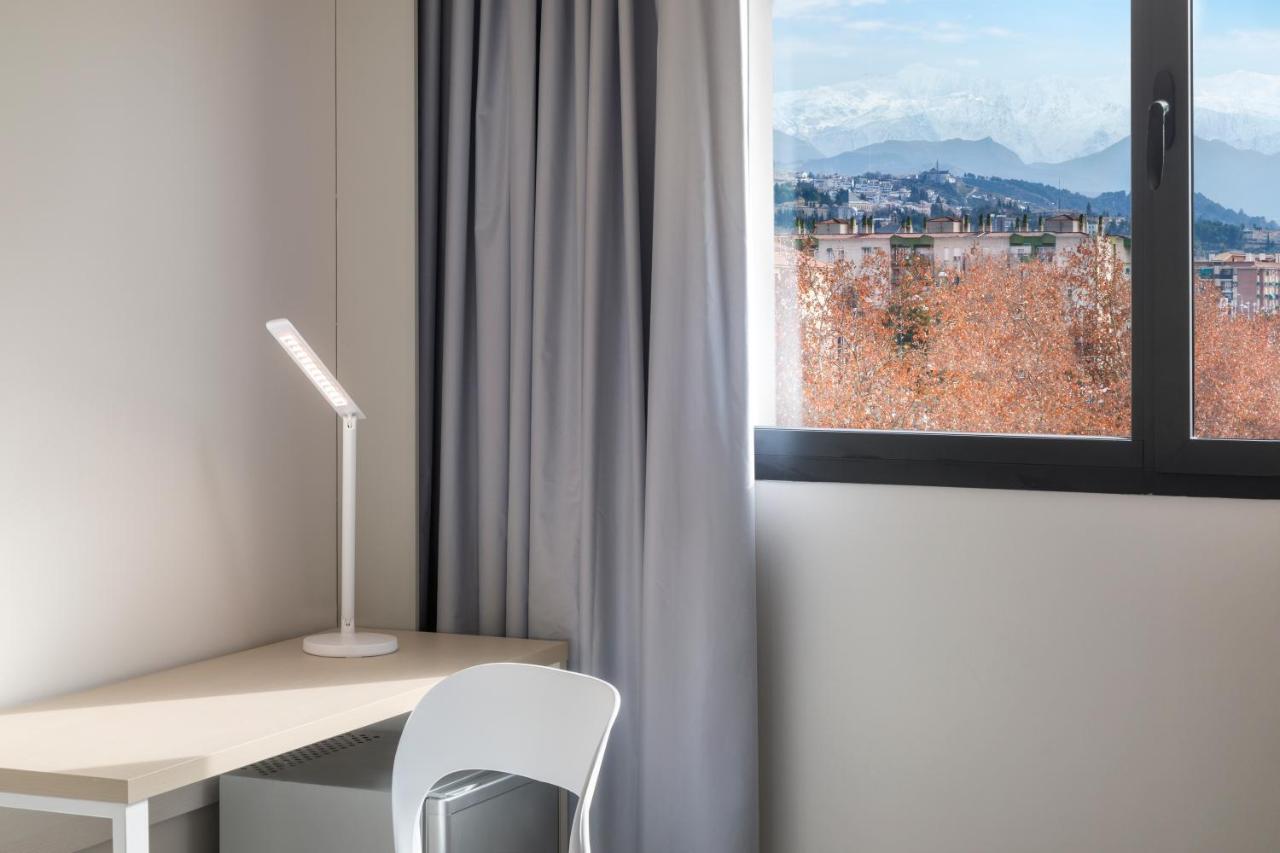 B&B Hotel Granada Estacion Luaran gambar